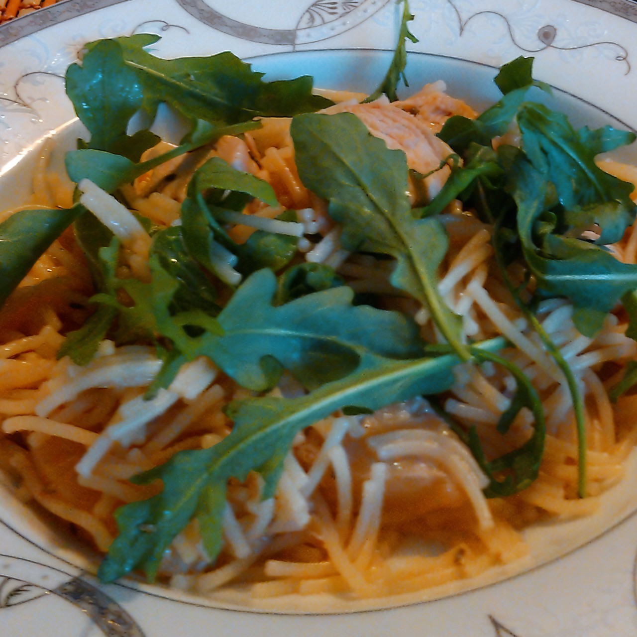 Куриное филе в соевом соусе с имбирем и ананасами