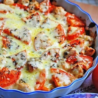 Куриное филе запеченное с овощами и сыром