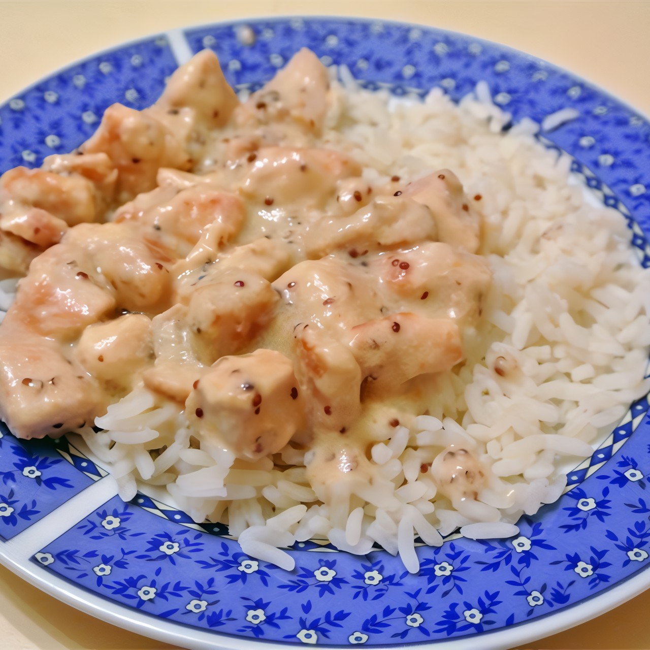 Куриные грудки в сметанно-горчичном соусе