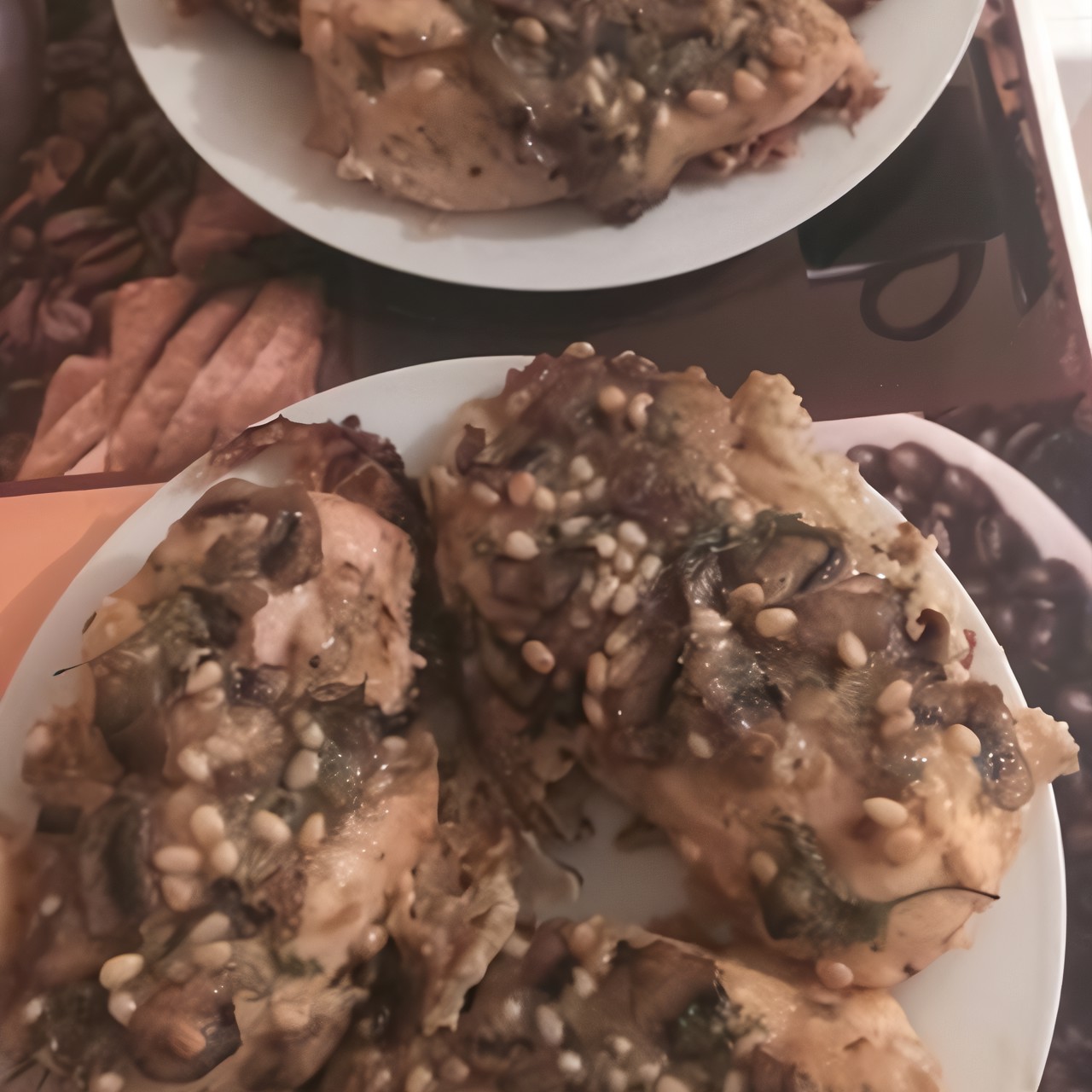 Куриные грудки запеченные в орехово-луково-грибном соусе