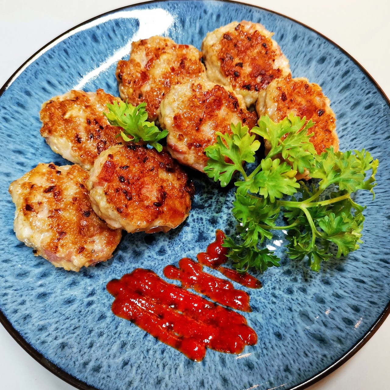 Куриные котлеты с беконом