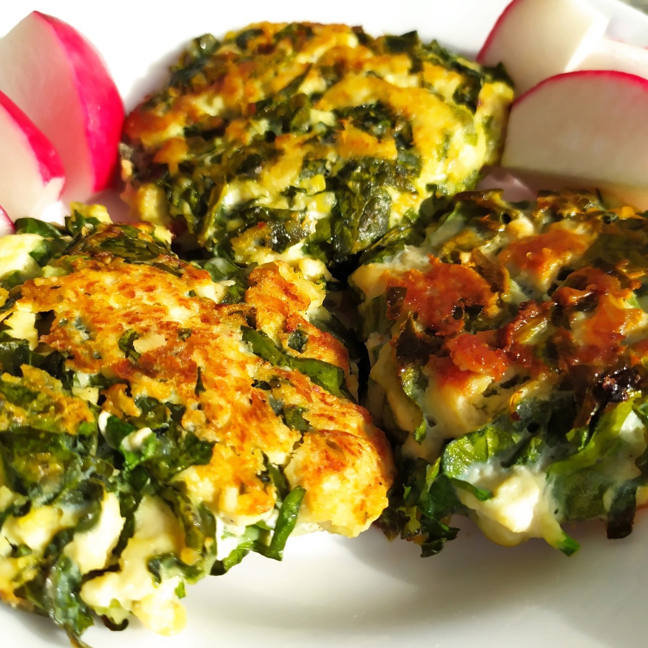 Куриные котлеты со шпинатом