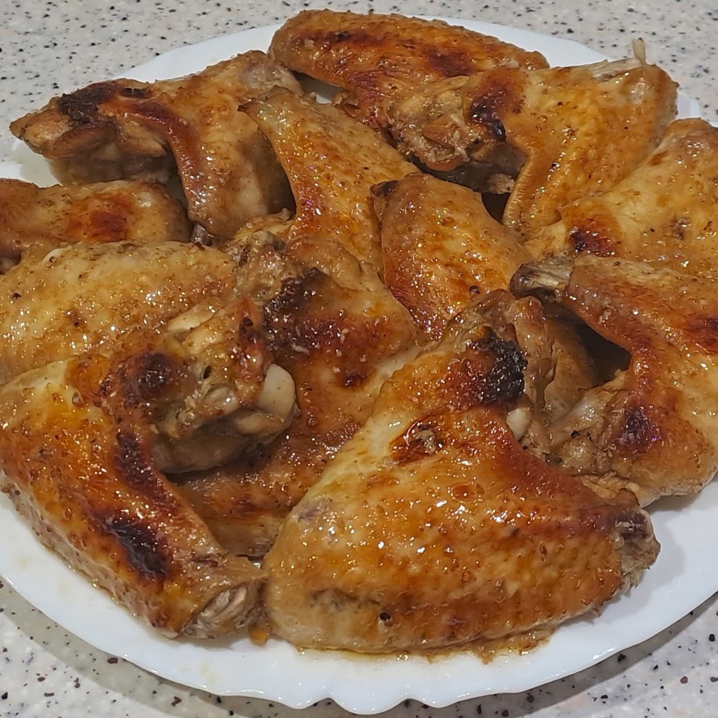 Куриные крылья с соевым соусом и медом запеченные в духовке