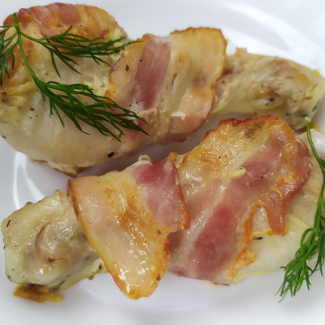 Куриные ножки, запеченные в беконе