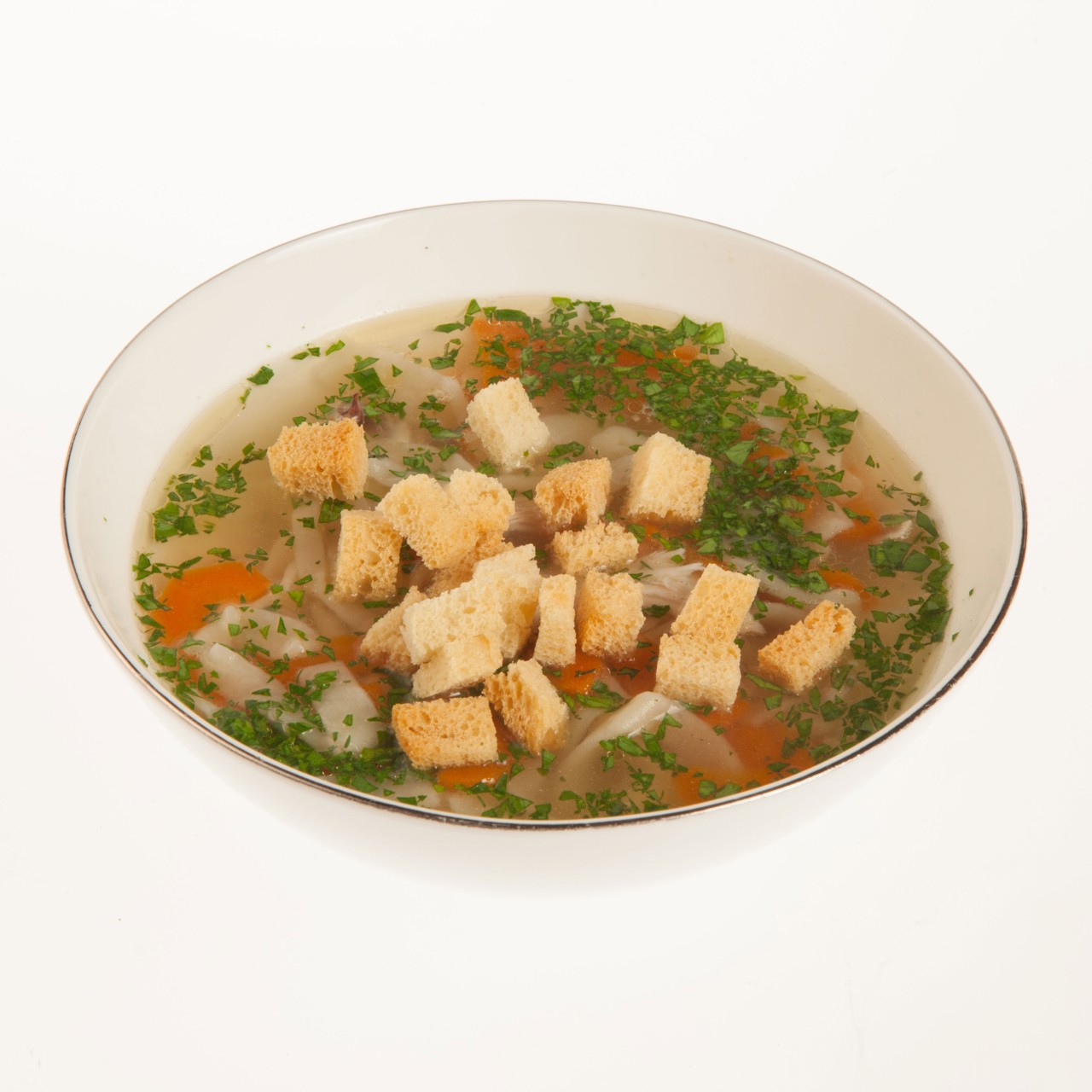 Куриный суп с домашней лапшой и сухариками