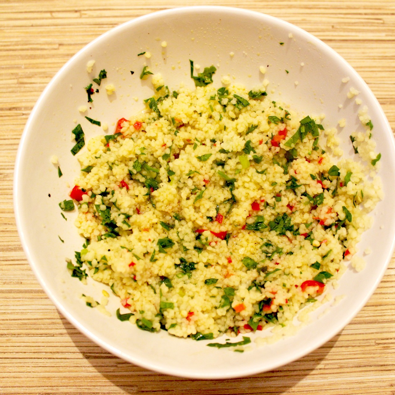 Кускус с чили, зеленью и лимонным соком