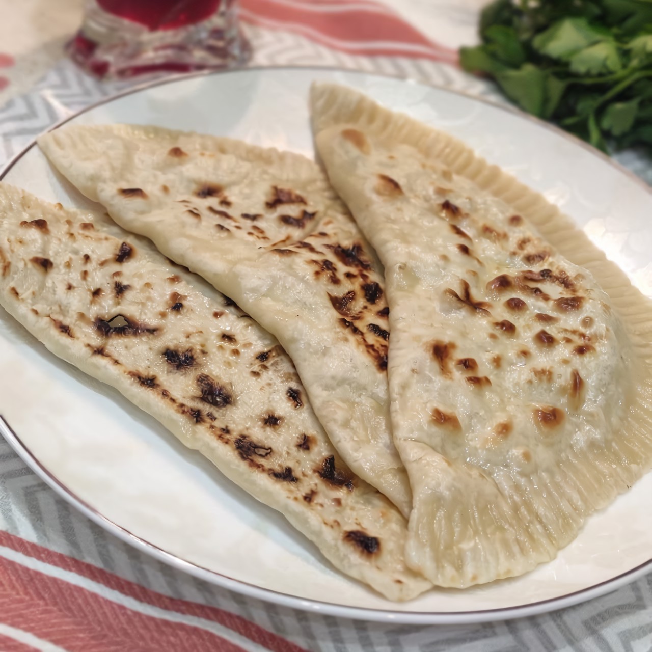 Кутабы с курицей и укропом