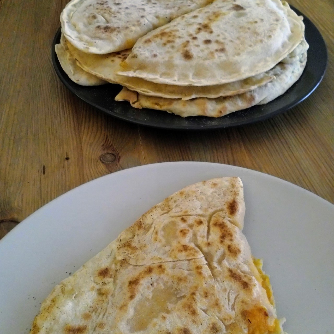 Кутабы с тыквой, сыром и панчеттой