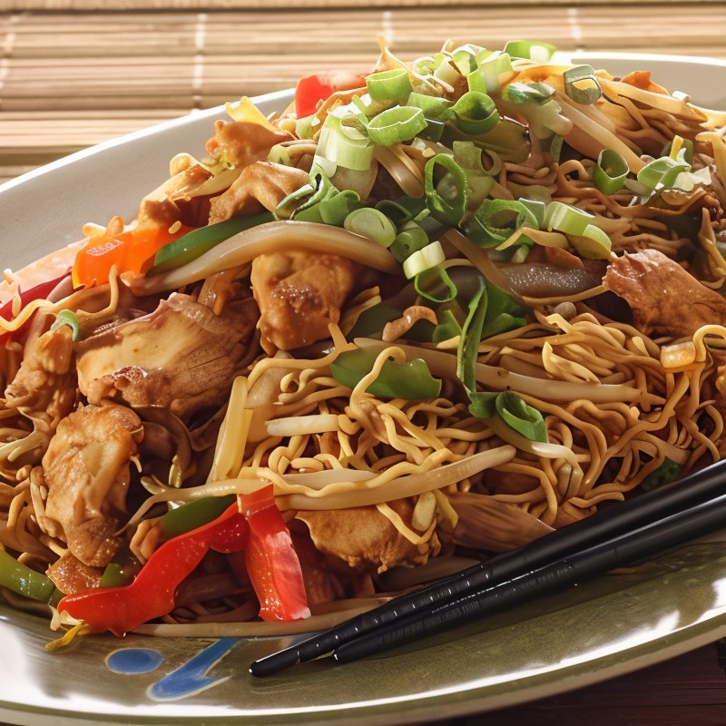 Лапша с индейкой и овощами в кокосово-арахисовом соусе