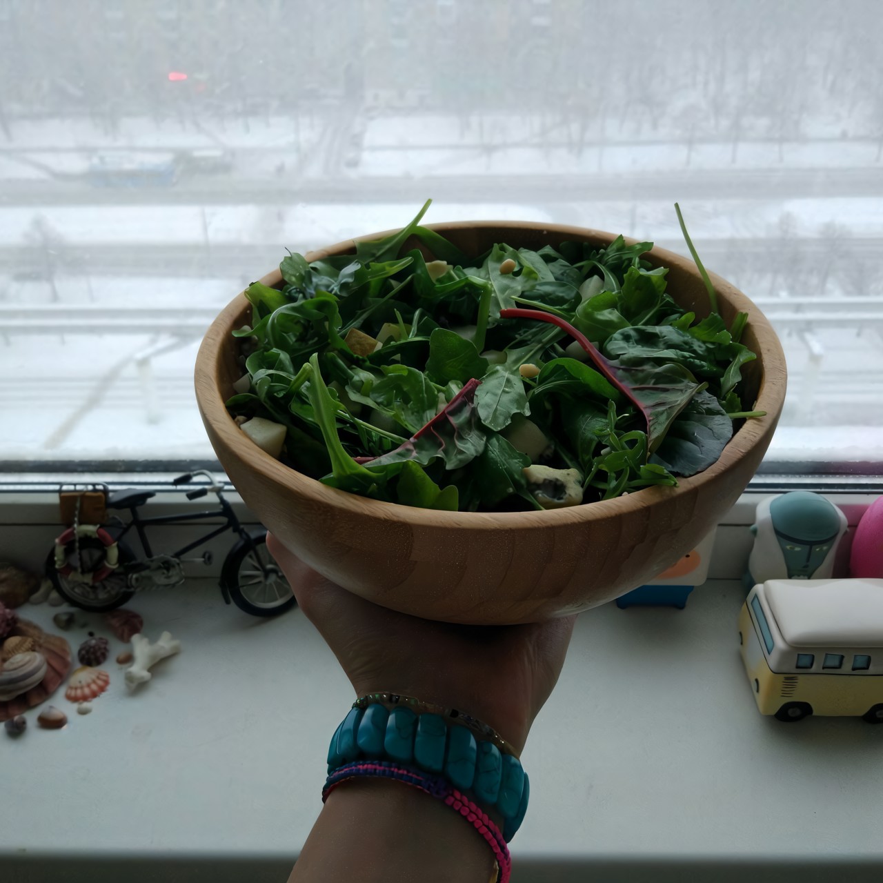 Легкий салат с медово-лимонной заправкой