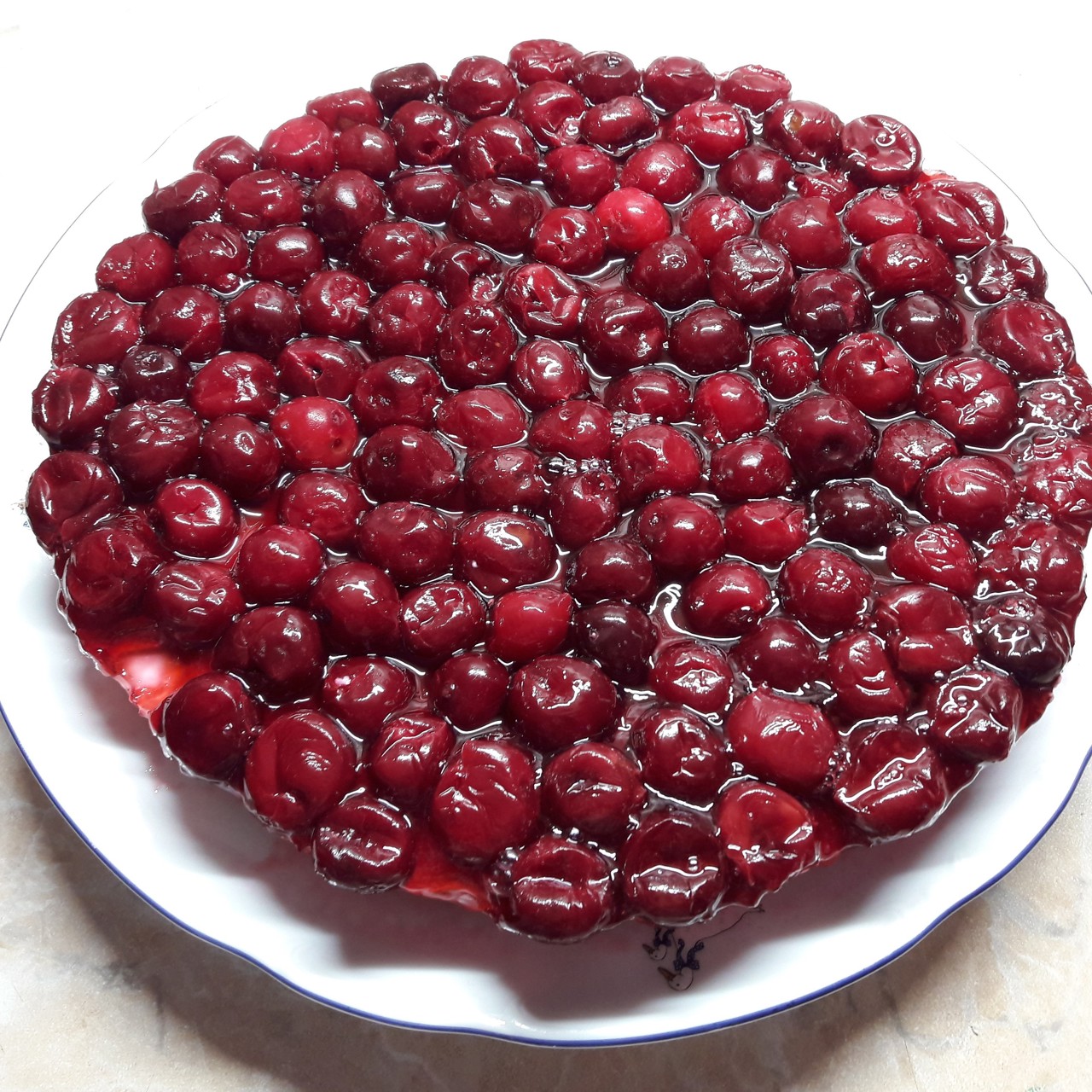 Легкий вишневый чизкейк