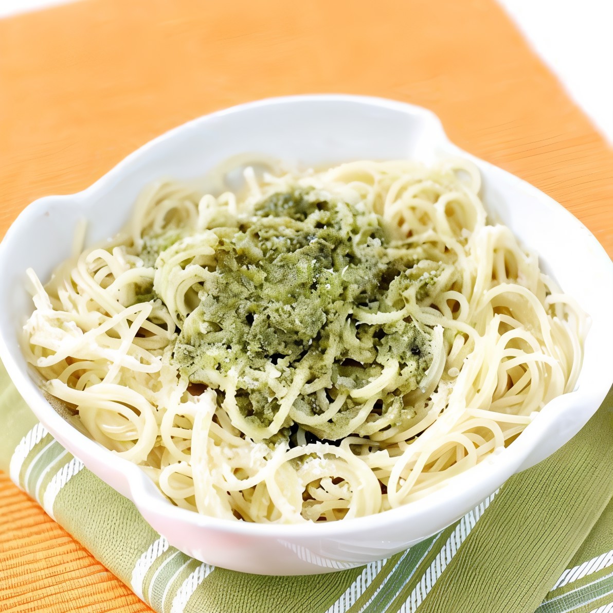 Легкое песто из брокколи с тыквенными семечками