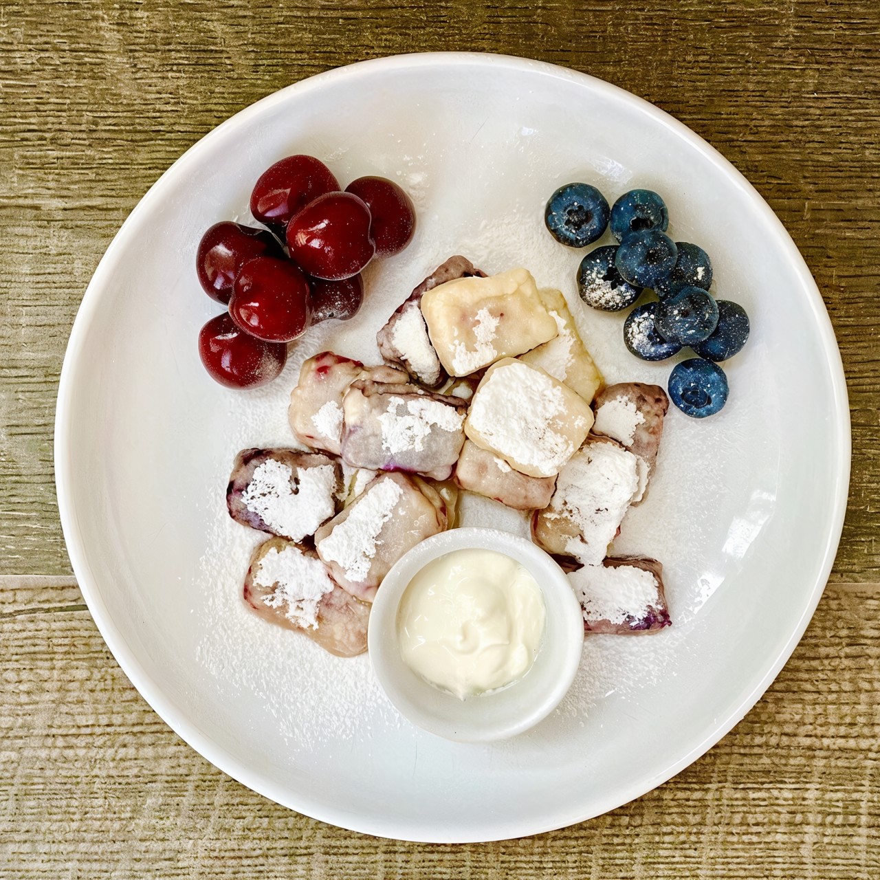 Ленивые вареники с фруктово-ягодной начинкой