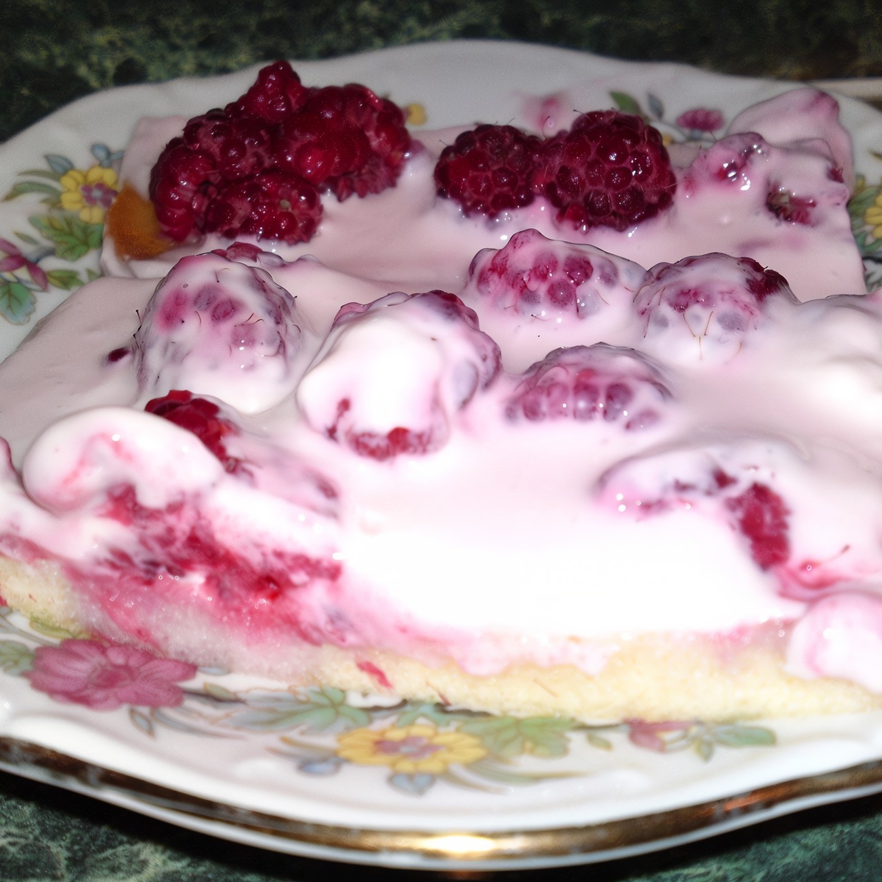 Летний пирог с малиной