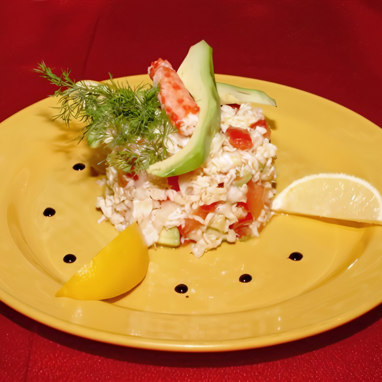 Летний салат из крабовых палочек