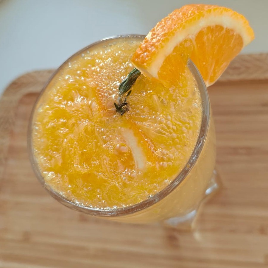 Лимонад с апельсином и розмарином