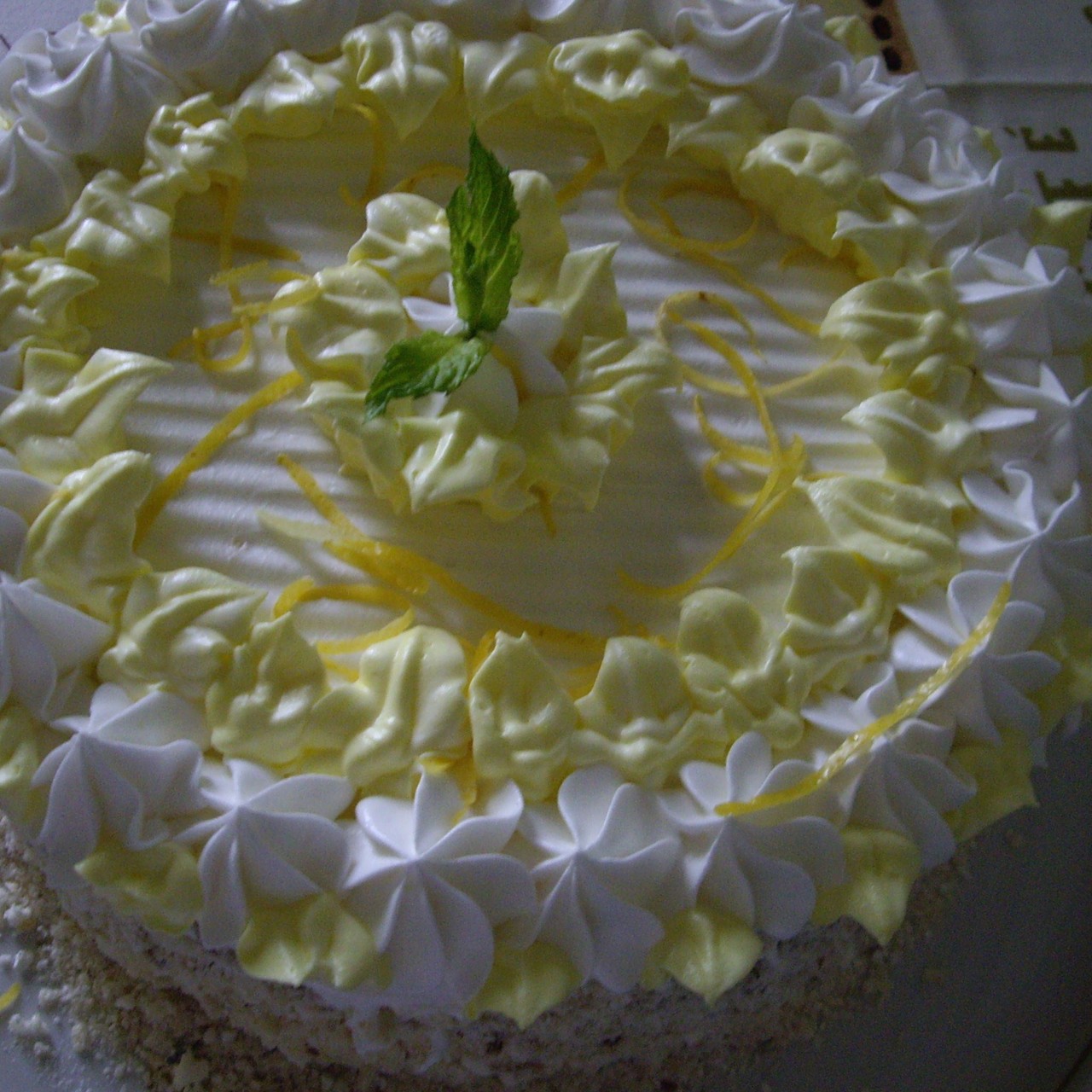 Лимонный торт с масляным кремом