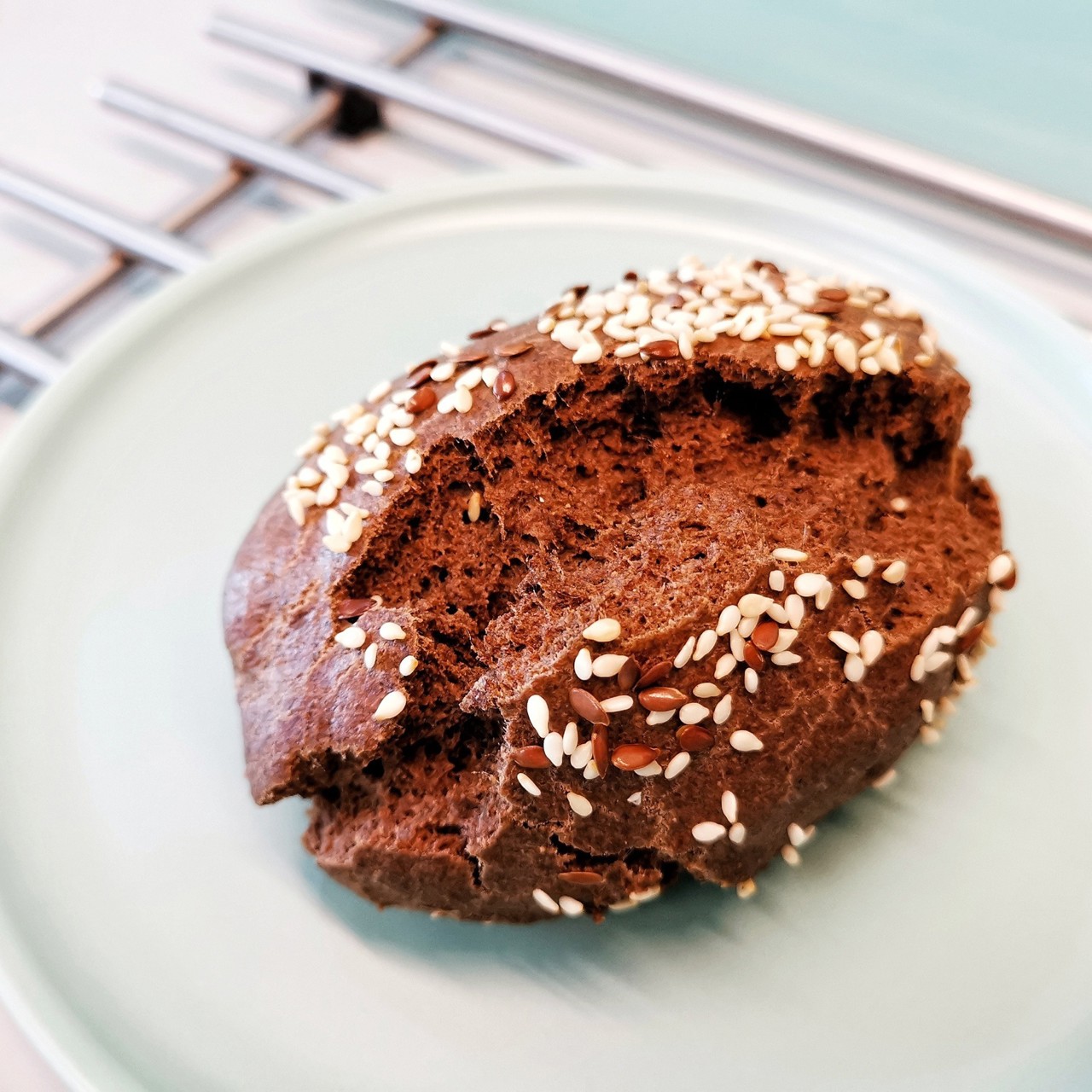 Льняной хлеб с кунжутом