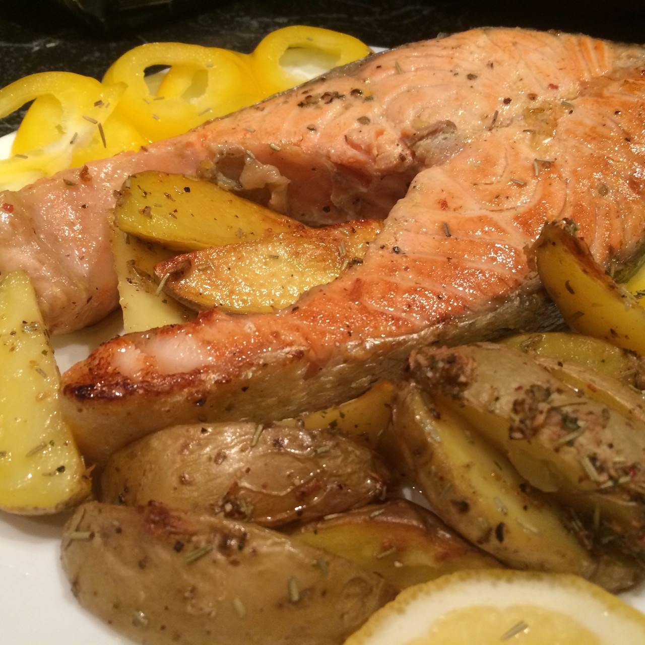 Лосось в апельсиновой глазури