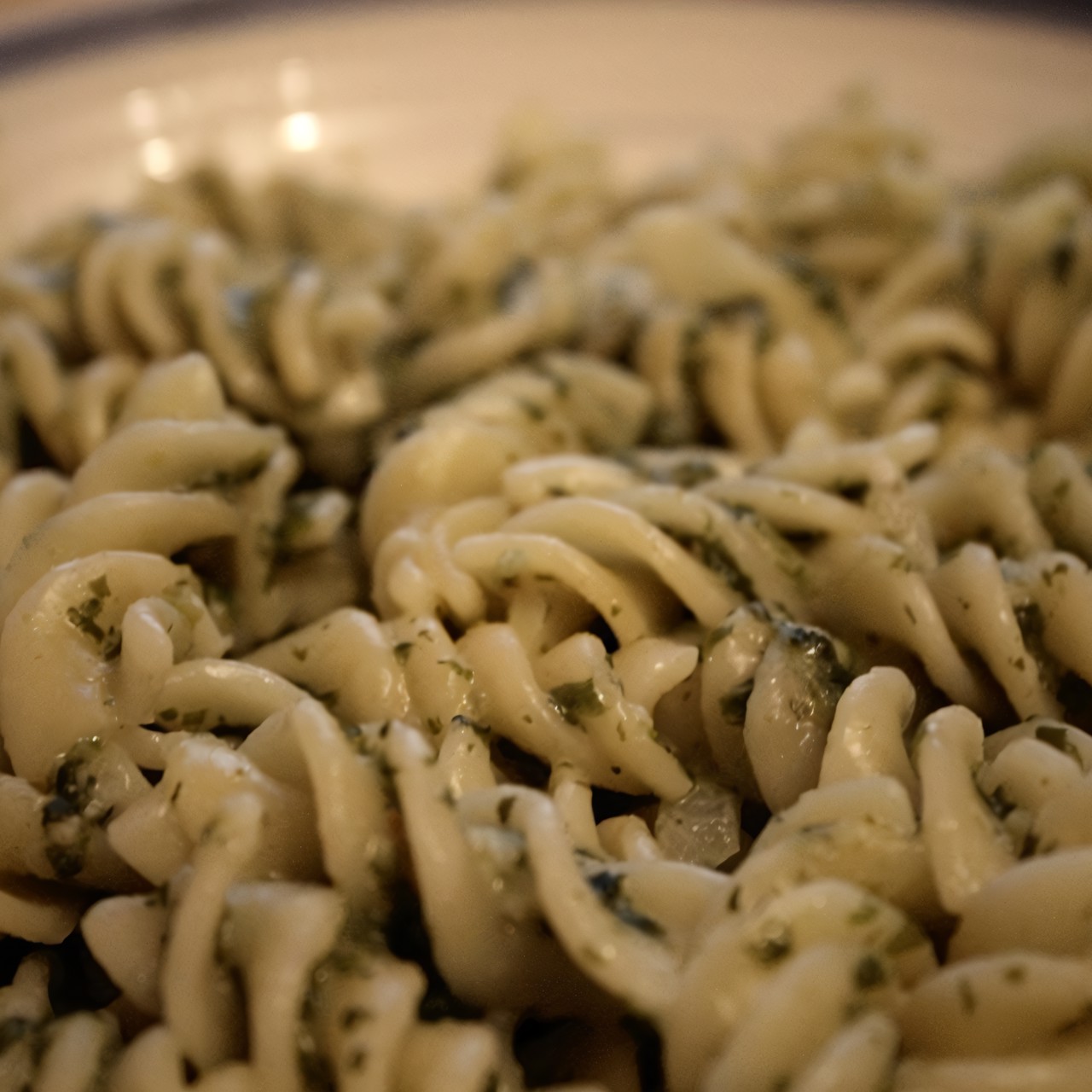 Макароны с соусом из шпината