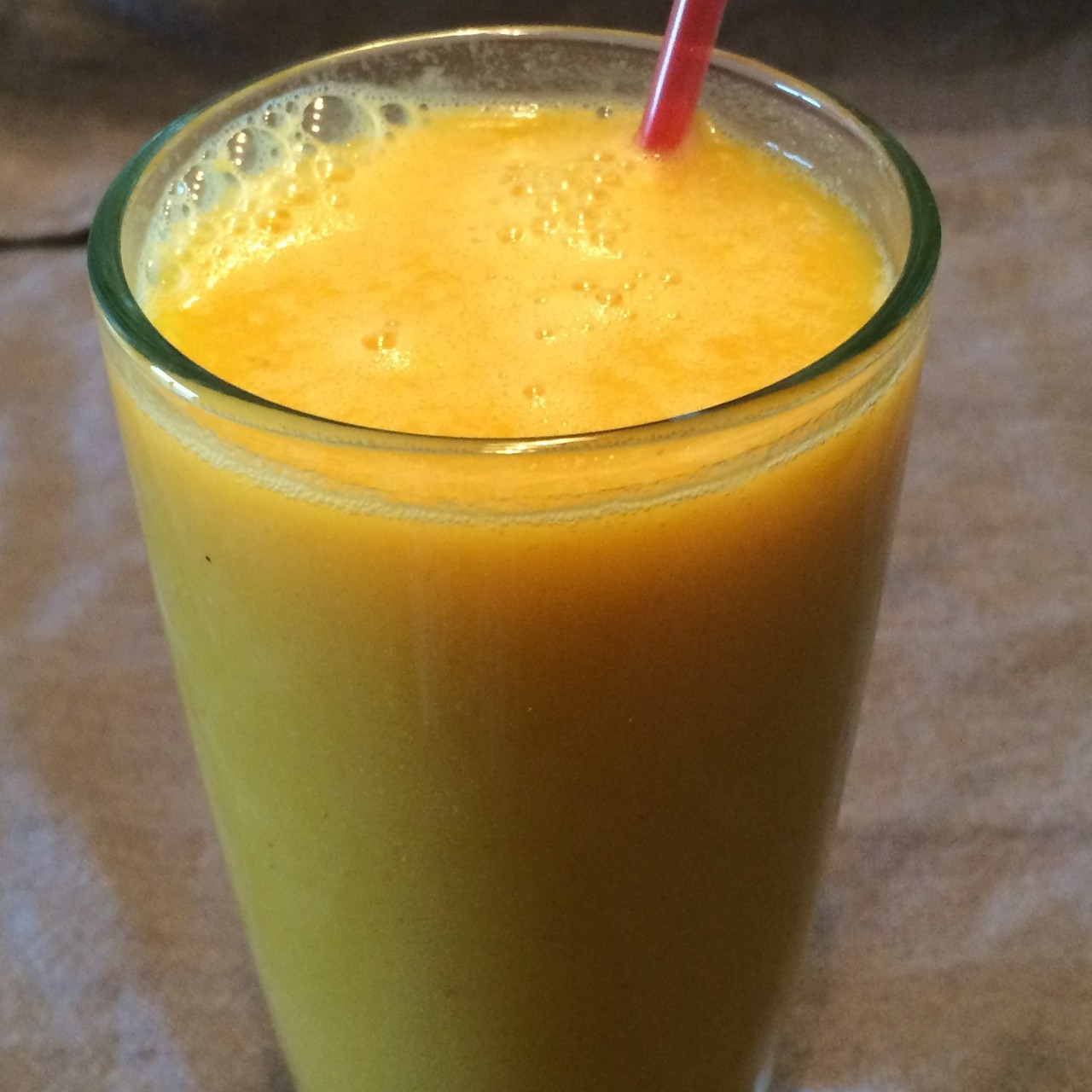 Мандариново-ананасовый смузи с гречневыми хлопьями