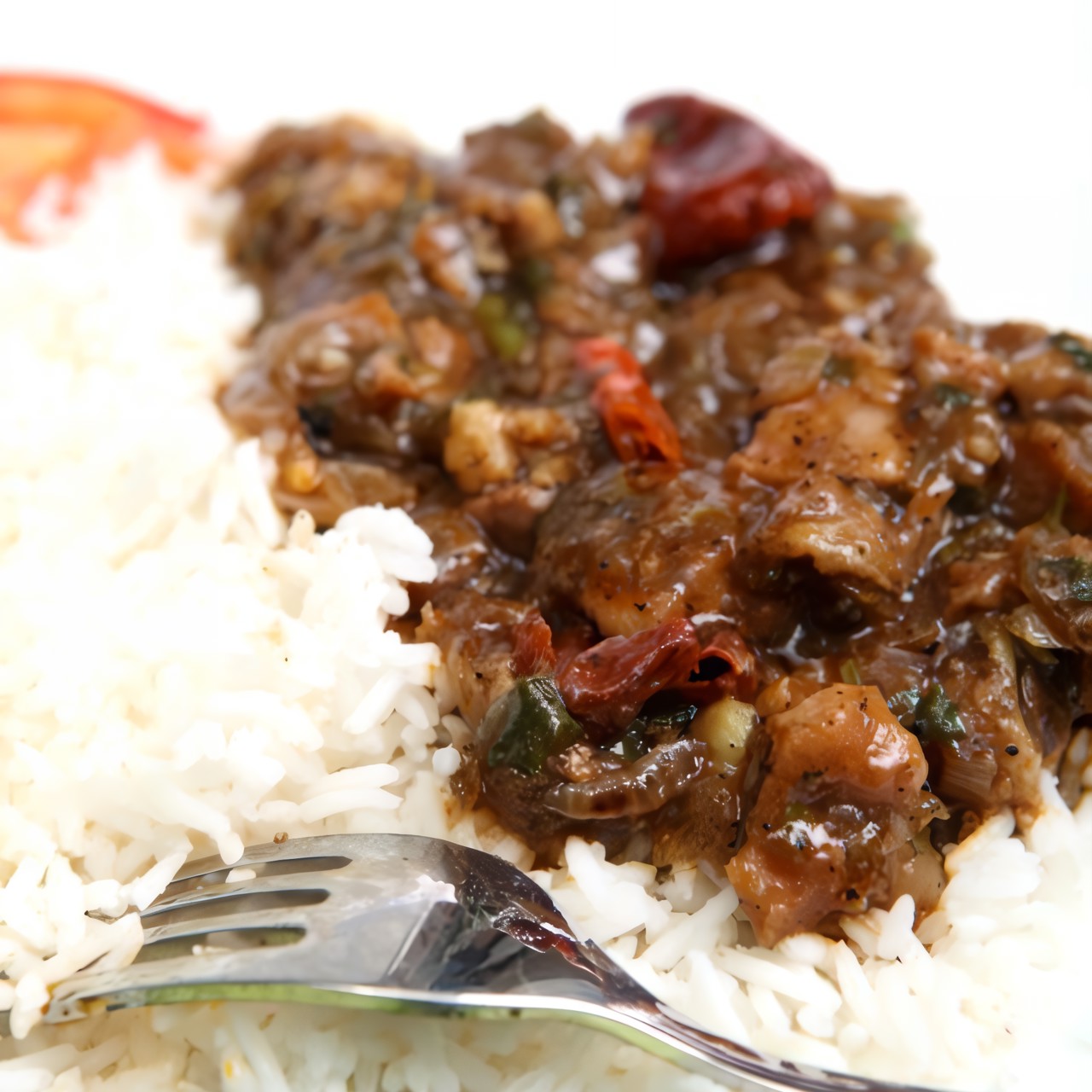 Маринованная тушеная говядина с огурцами