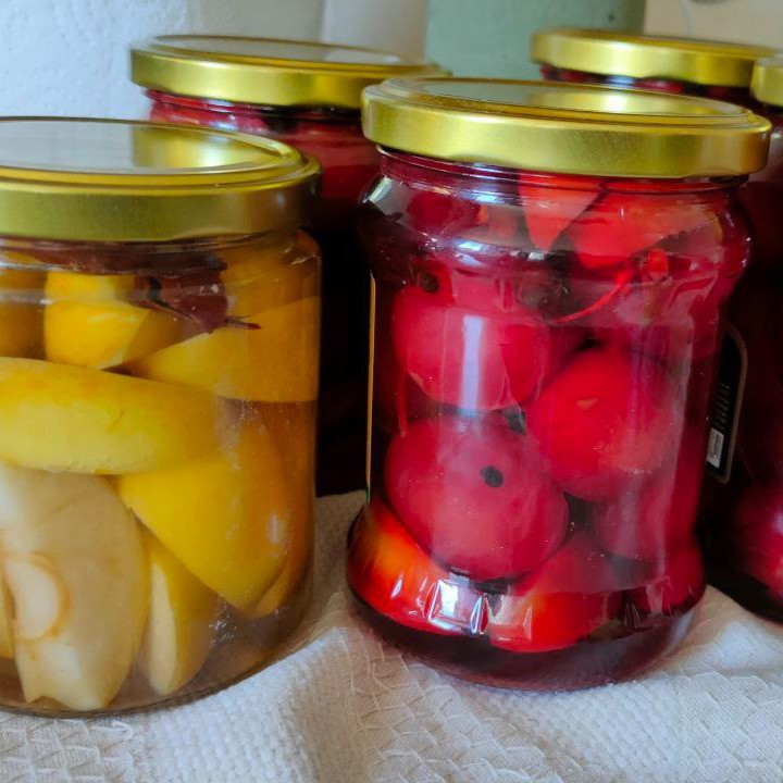 Маринованные сливы с яблоками на зиму