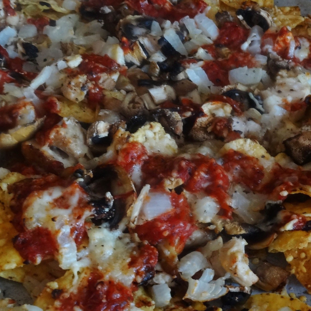 Мексиканские кукурузные чипсы доритос с курицей и пармезаном