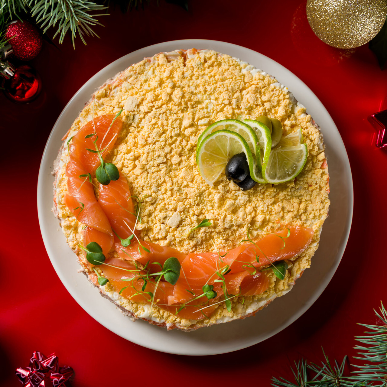 «Мимоза» с консервированным тунцом и слабосоленым лососем