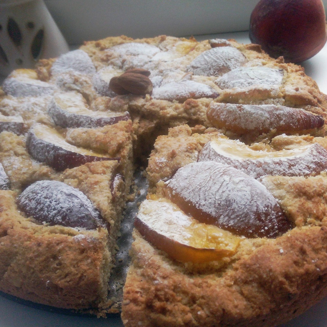 Миндально-персиковый пирог