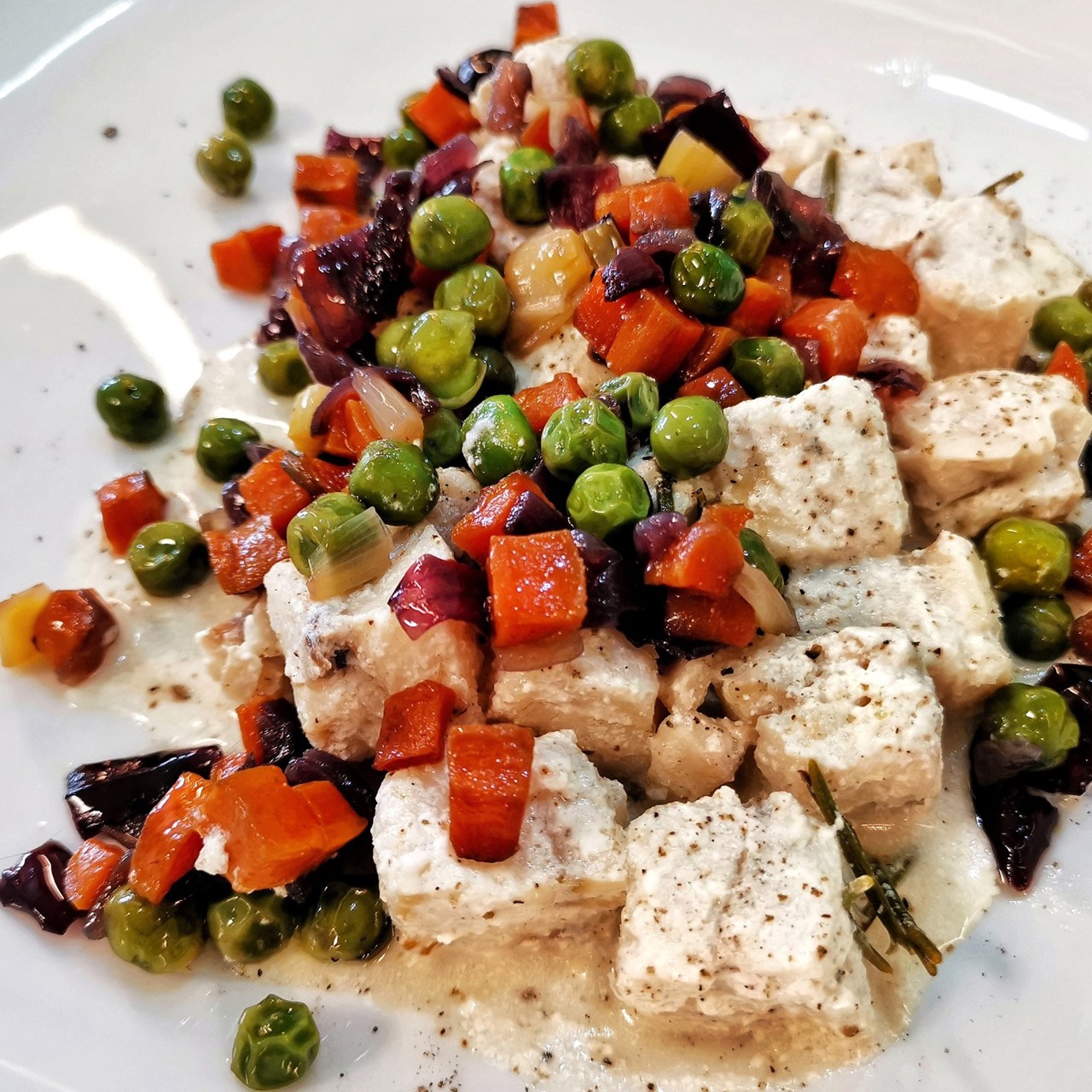 Минтай на сковороде