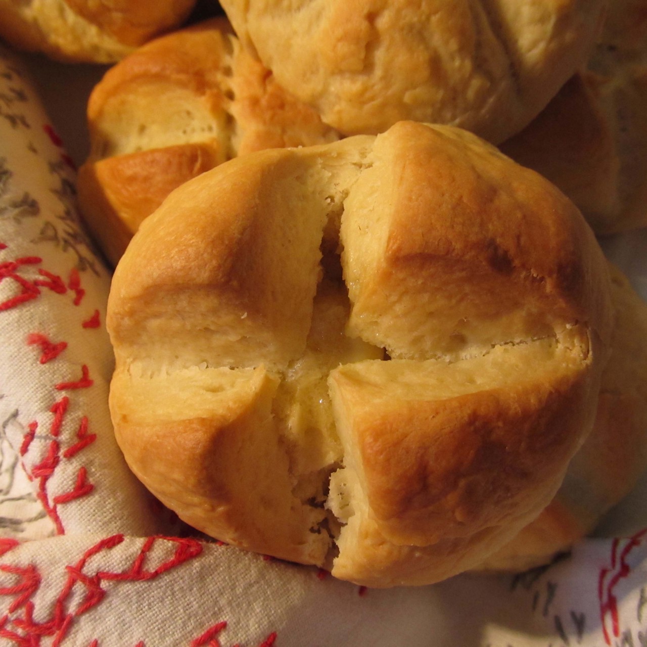 Молочные булочки к завтраку