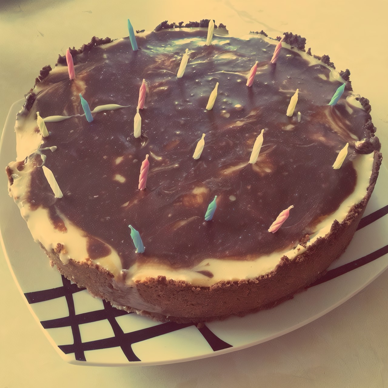 Молочный торт с карамелью и шоколадом