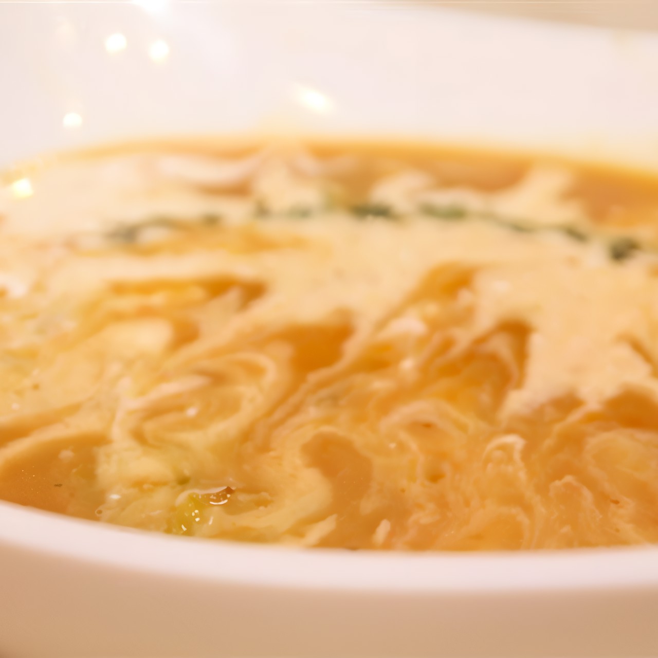 Морковный мраморный суп