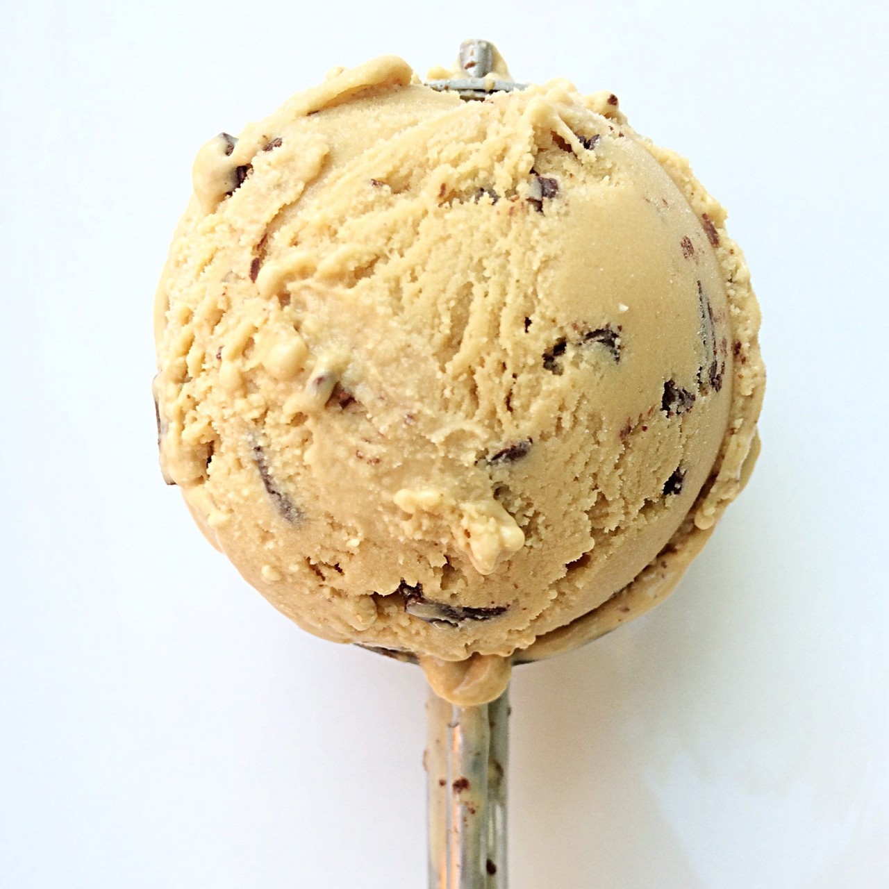 Мороженое с молотым цикорием и горьким шоколадом