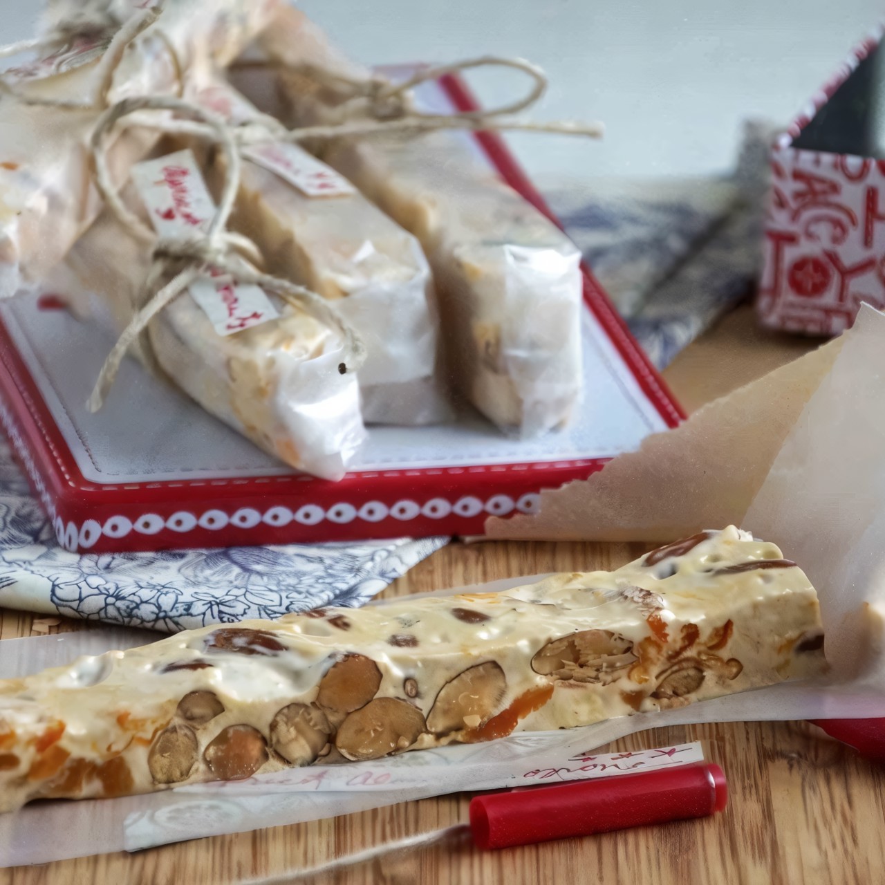 Мягкая нуга с орехами и курагой (Torrone morbido)