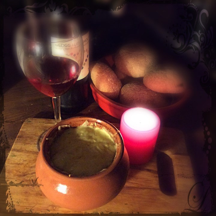 Мясо в горшочке с картошкой и брокколи