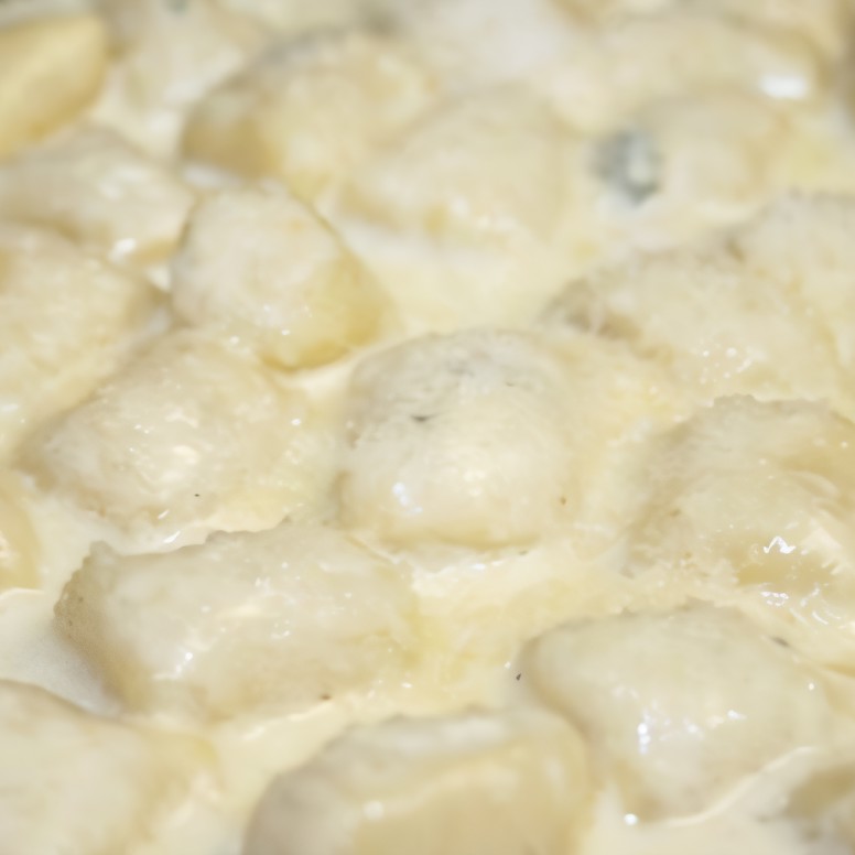 Ньокки в сливочном соусе с беконом