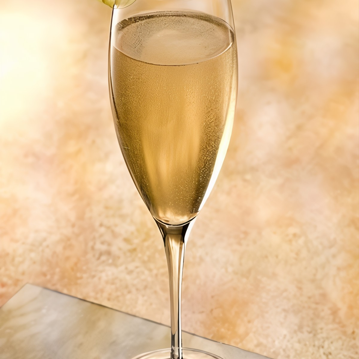 Новогодний грушевый коктейль с шампанским и лаймом