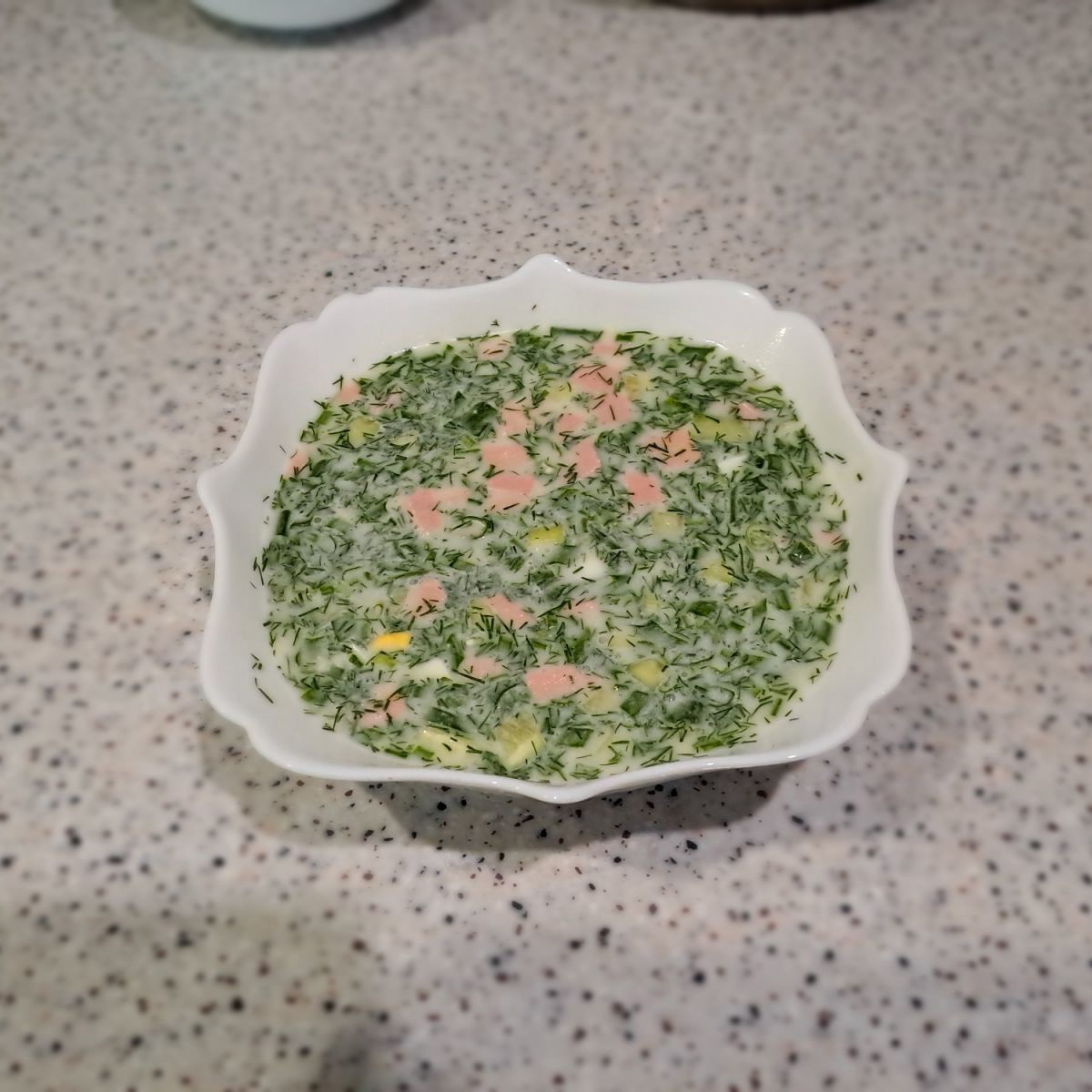 Окрошка с колбасой на картофельном бульоне