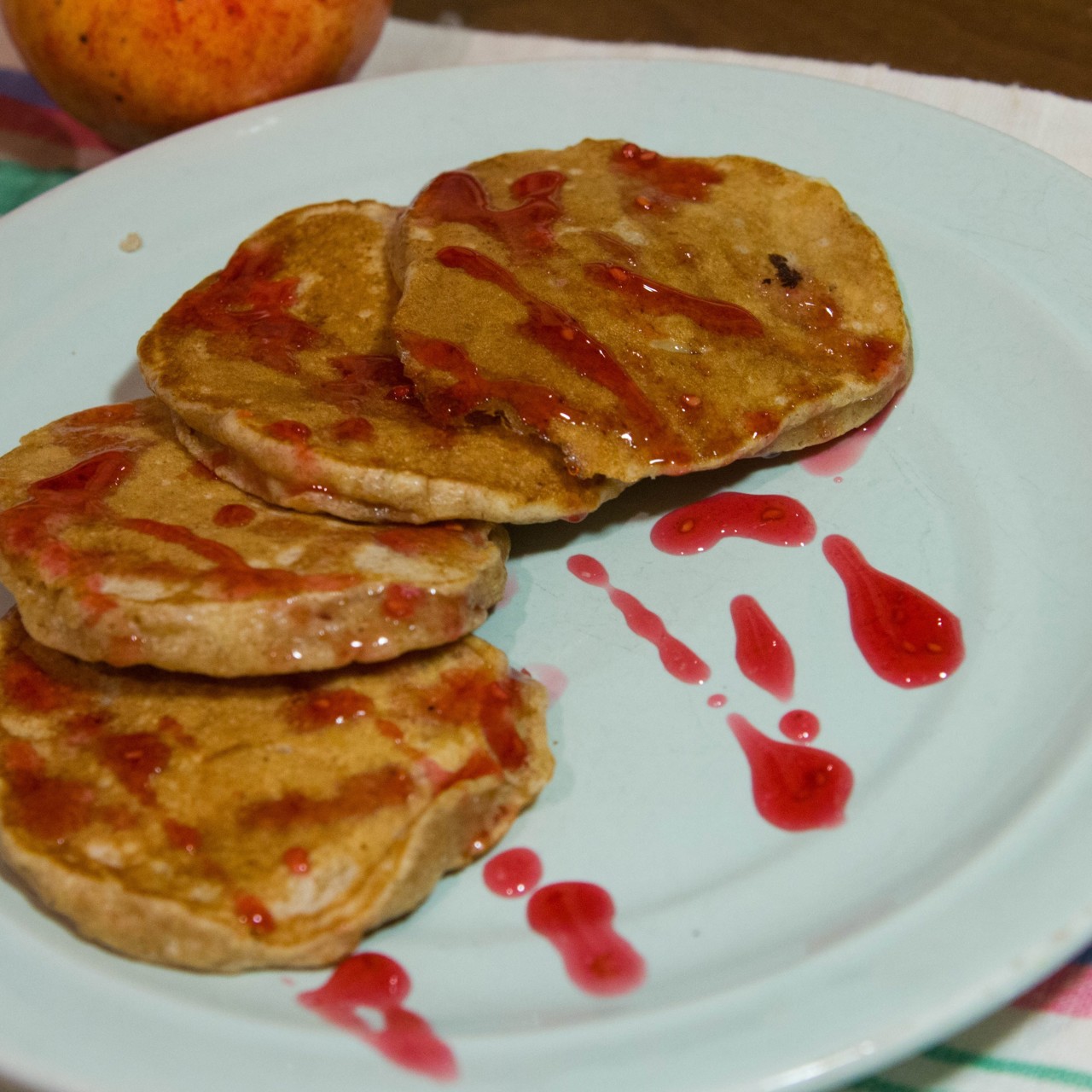 Оладьи из цельнозерновой муки с яблоками