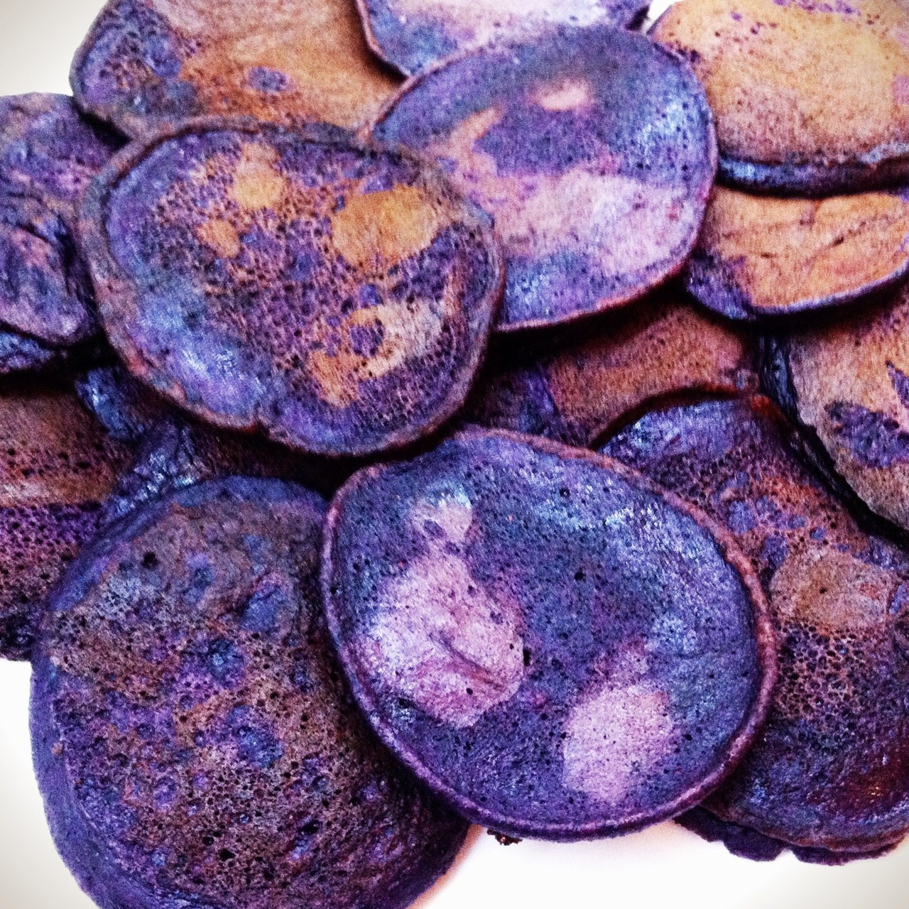 Оладьи из черники на кефире