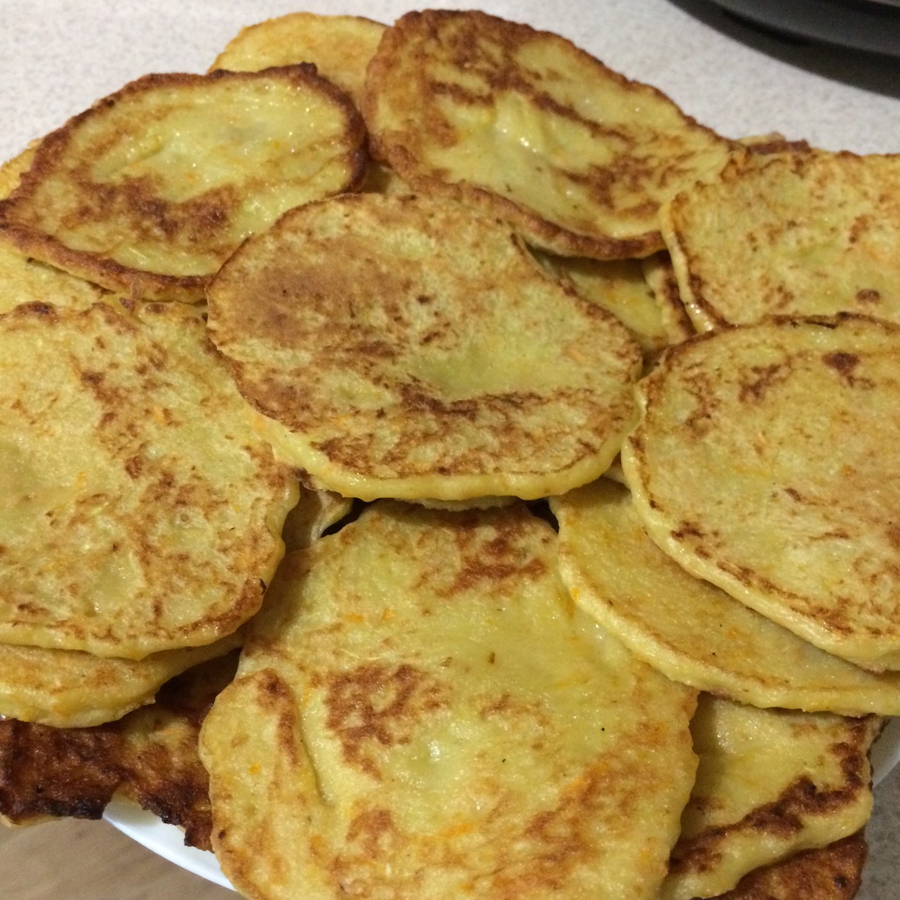 Оладьи из кабачков с обжаренной морковью