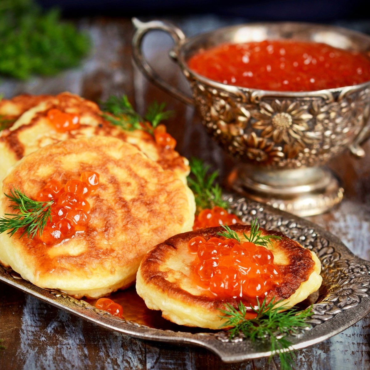 Оладьи с красной икрой