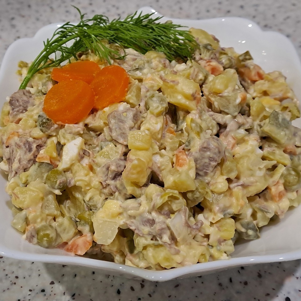 Оливье с говядиной и морковью