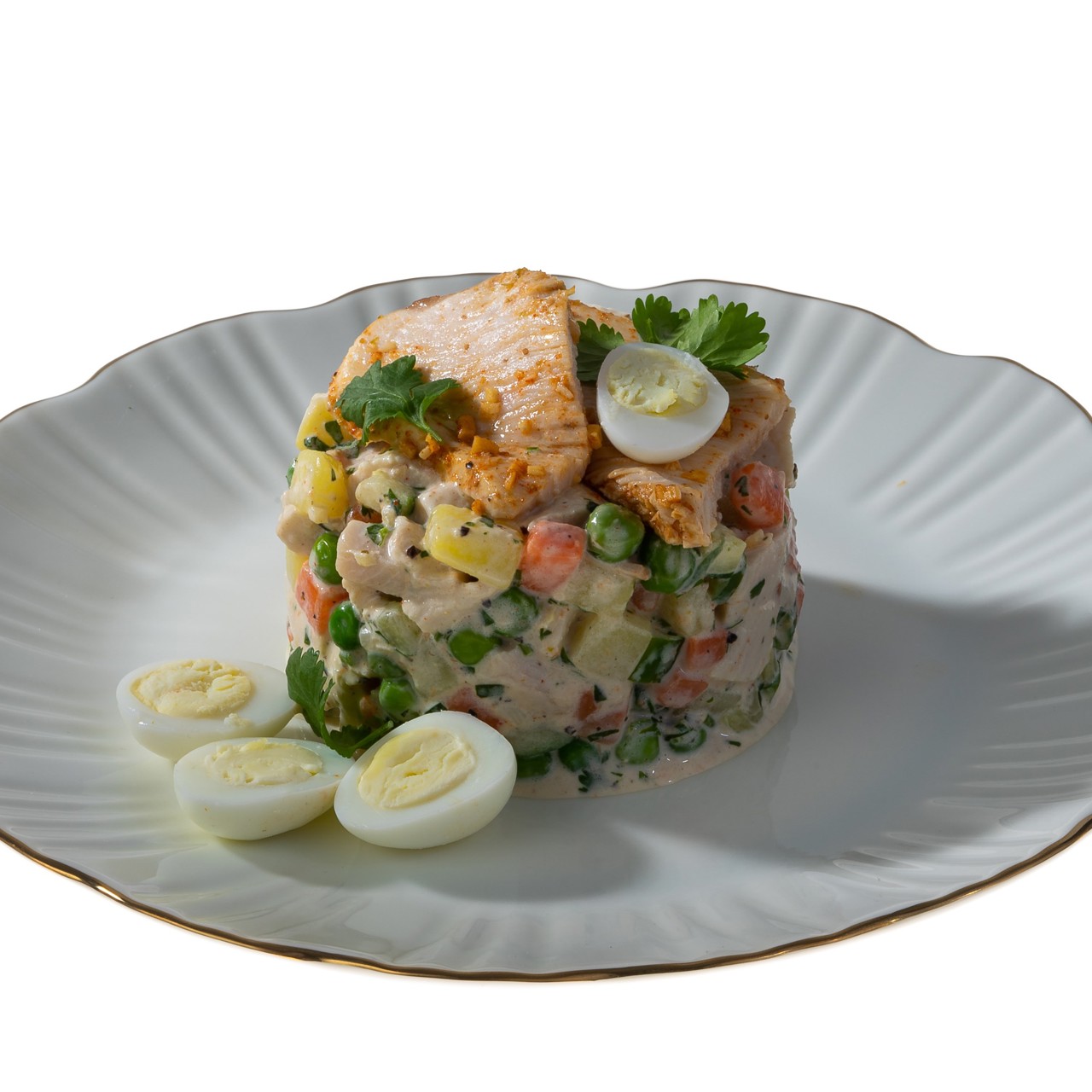 Оливье с пряной курицей