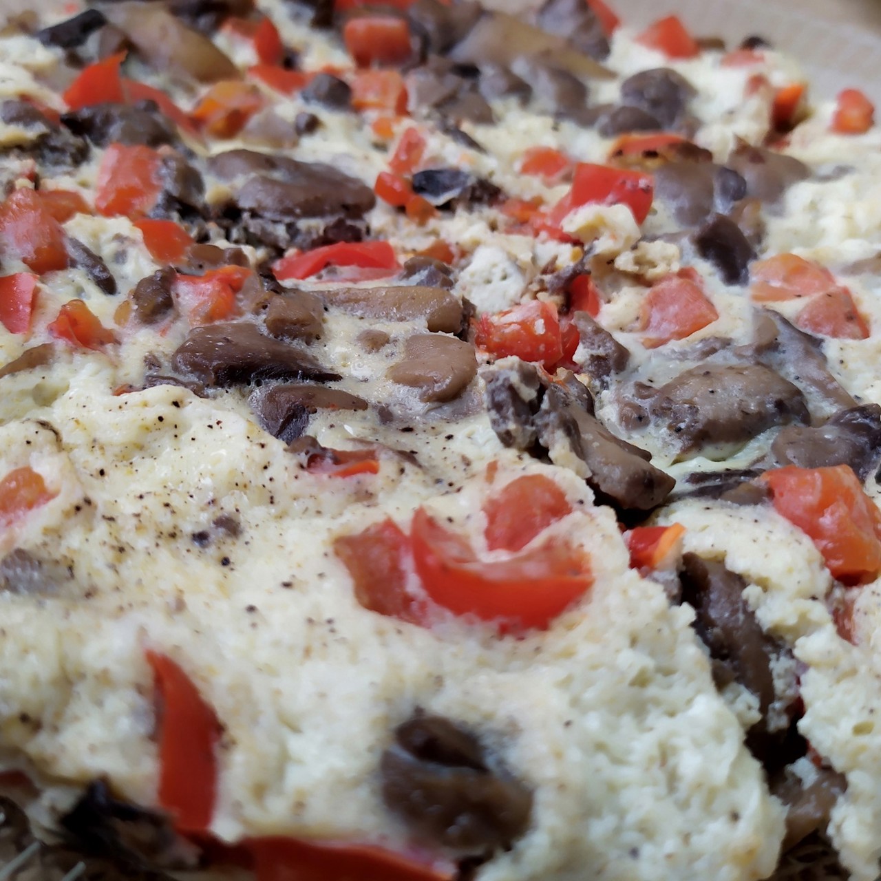 Омлет с грибами и болгарским перцем в мультиварке