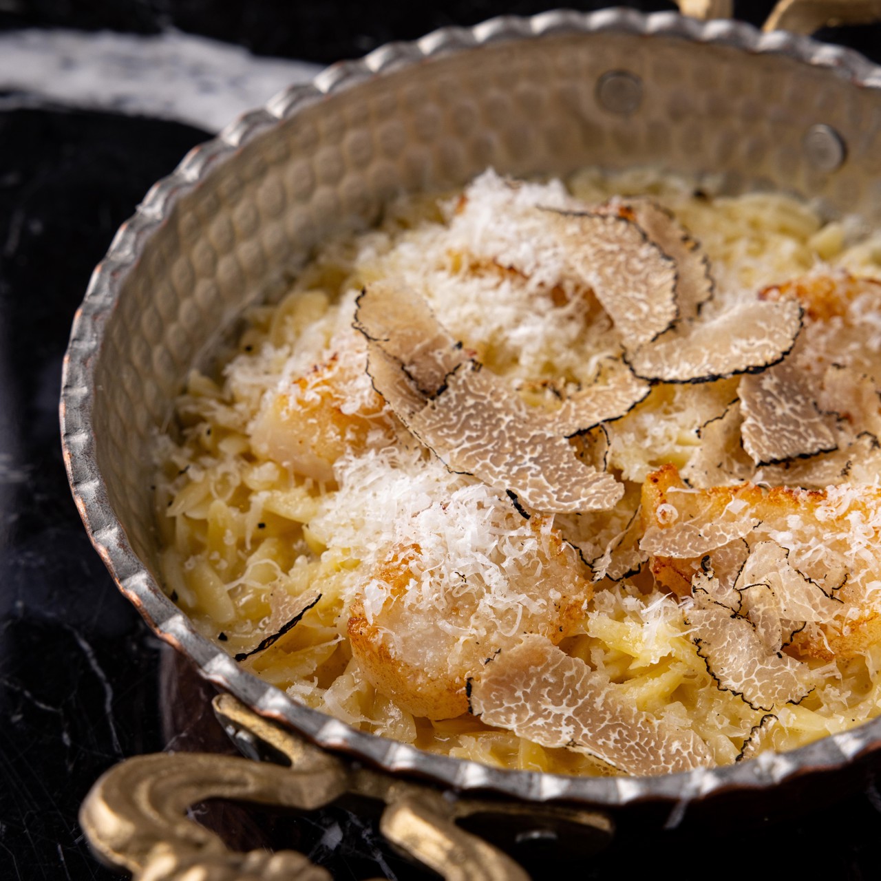 Орзо с гребешками и трюфелем