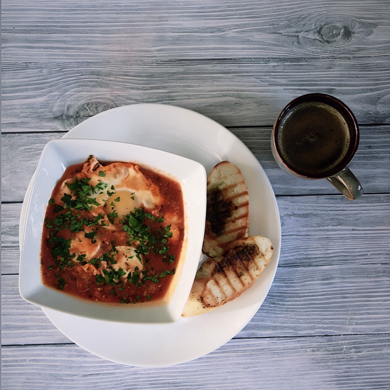 Острая шакшука с нутом