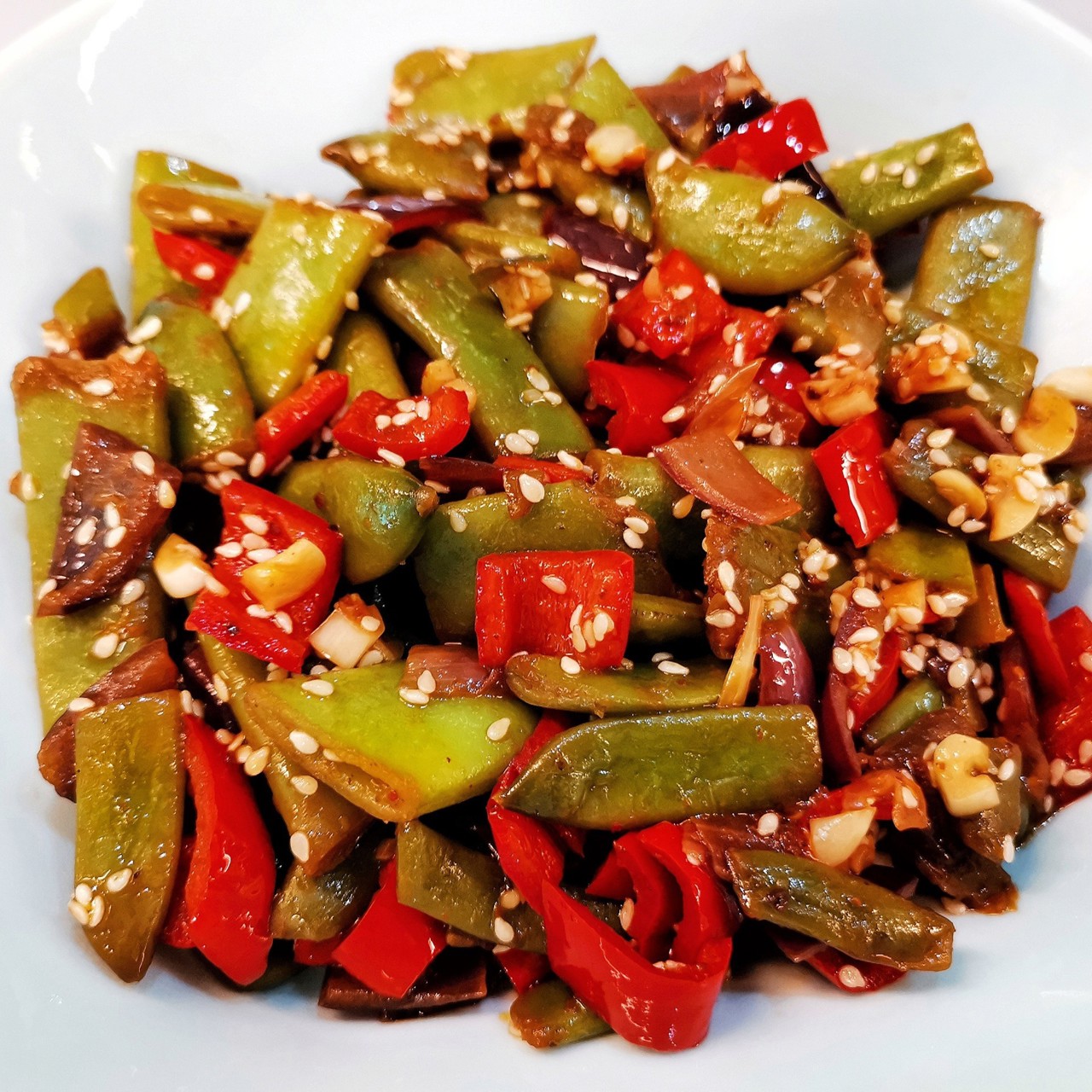 Овощное рагу с луком и чесноком